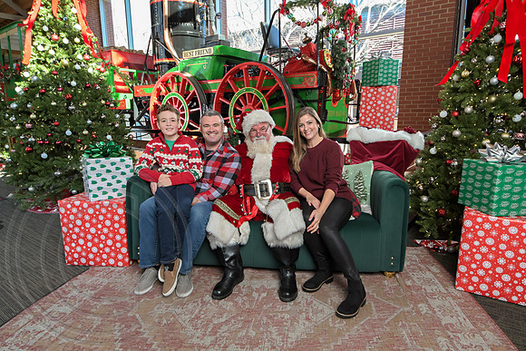 The Charleston Santa 2024-Dec22-3750