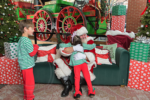 The Charleston Santa 2024-Dec14-2712
