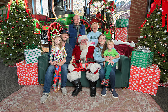 The Charleston Santa 2024-Dec14-2395