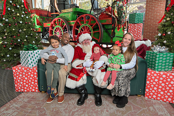 The Charleston Santa 2024-Dec8-1821