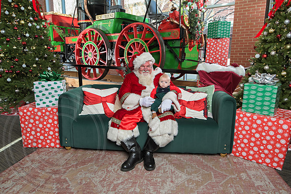 The Charleston Santa 2024-Dec15-3084