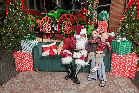 The Charleston Santa 2024-Dec3-1245