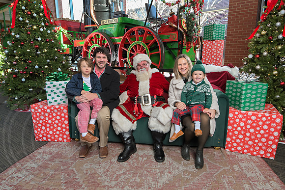 The Charleston Santa 2024-Dec22-3689