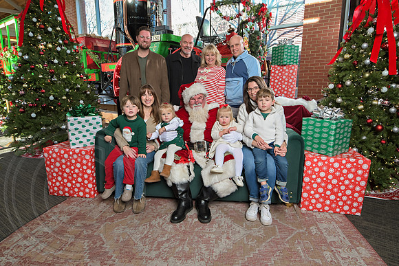 The Charleston Santa 2024-Dec22-4062
