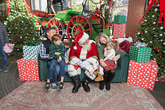 The Charleston Santa 2024-Nov30-0556