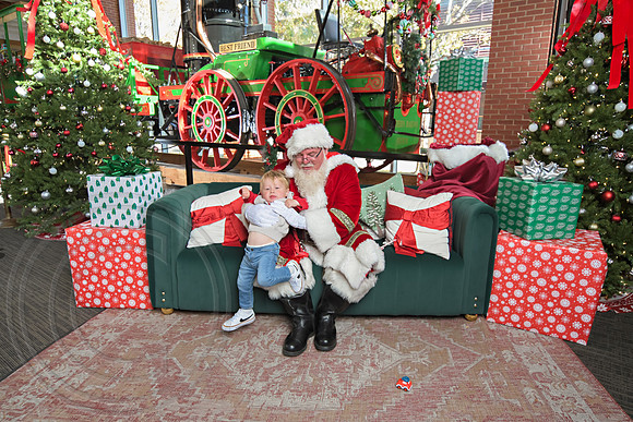 The Charleston Santa 2024-Nov30-0563