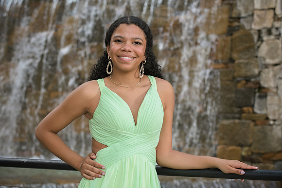 RKPhoto-2024-FallsPark-PromPics-99