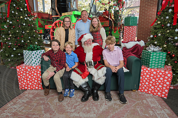The Charleston Santa 2024-Nov30-0662