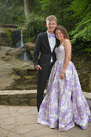 RKPhoto-2024-FallsPark-PromPics-39