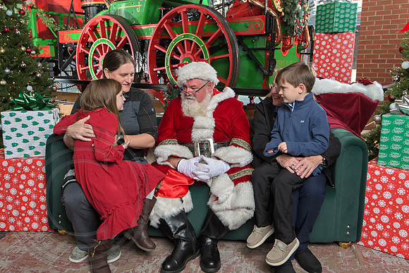 The Charleston Santa 2024-Dec15-3081