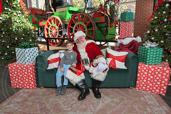 The Charleston Santa 2024-Nov30-0604