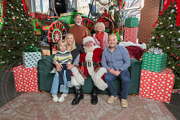 The Charleston Santa 2024-Dec14-2672