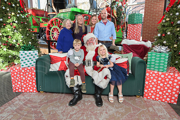 The Charleston Santa 2024-Dec15-3038