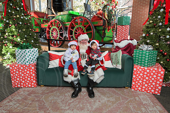 The Charleston Santa 2024-Dec7-1656