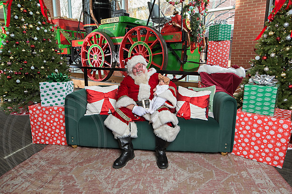The Charleston Santa 2024-Dec15-3100