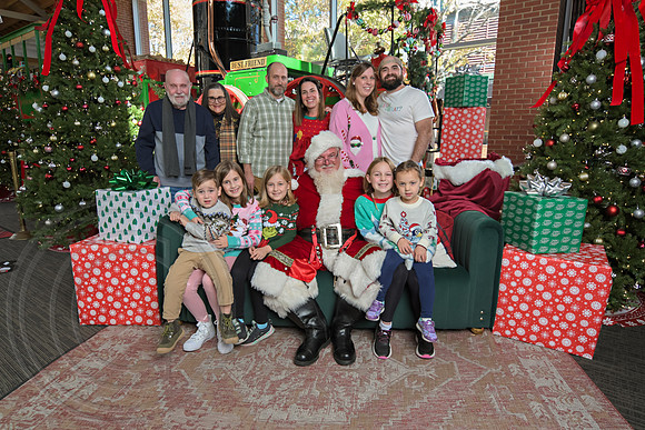 The Charleston Santa 2024-Nov30-0639