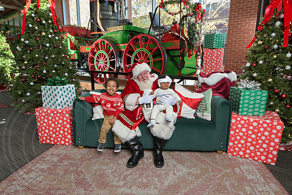 The Charleston Santa 2024-Dec7-1357
