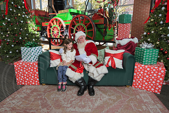 The Charleston Santa 2024-Nov30-0635