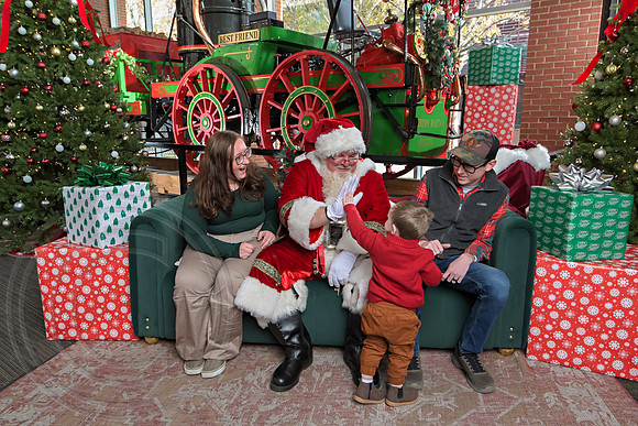 The Charleston Santa 2024-Dec8-1831
