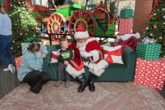 The Charleston Santa 2024-Nov30-0616