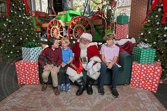 The Charleston Santa 2024-Nov30-0665