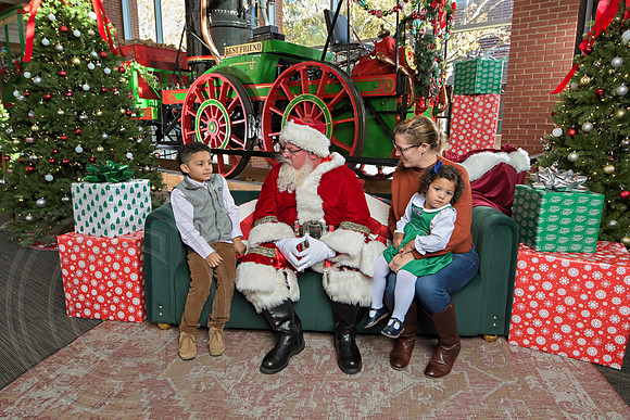 The Charleston Santa 2024-Dec7-1384
