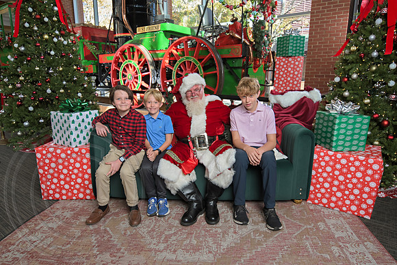 The Charleston Santa 2024-Nov30-0661