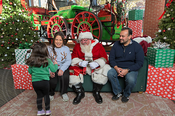 The Charleston Santa 2024-Dec7-1459