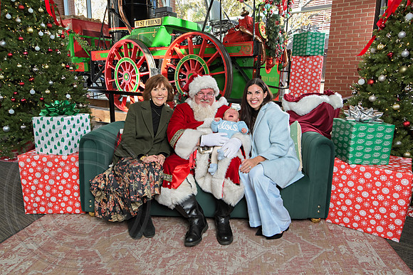 The Charleston Santa 2024-Dec7-1537