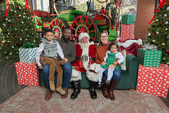 The Charleston Santa 2024-Dec7-1383
