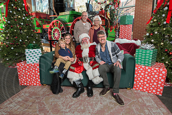 The Charleston Santa 2024-Dec15-3178