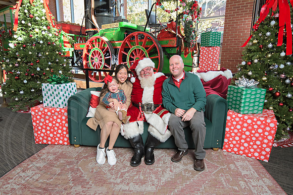 The Charleston Santa 2024-Nov30-0566