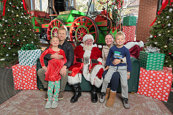 The Charleston Santa 2024-Dec7-1540