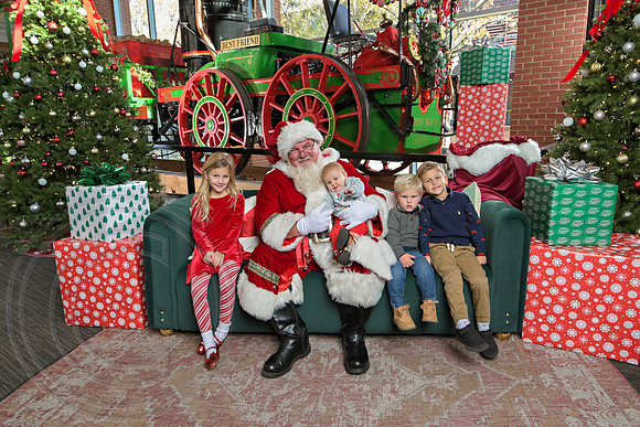 The Charleston Santa 2024-Dec7-1399