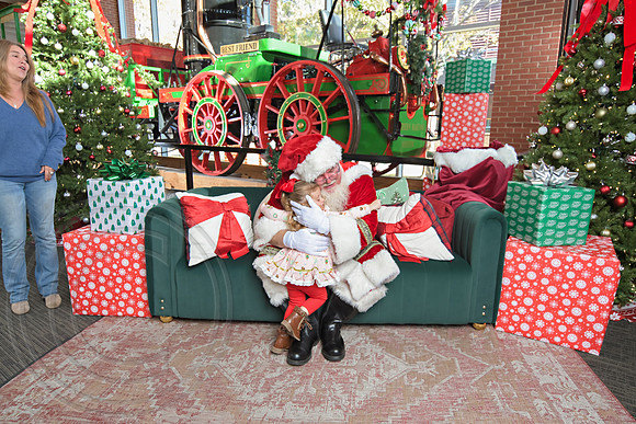 The Charleston Santa 2024-Nov30-0579
