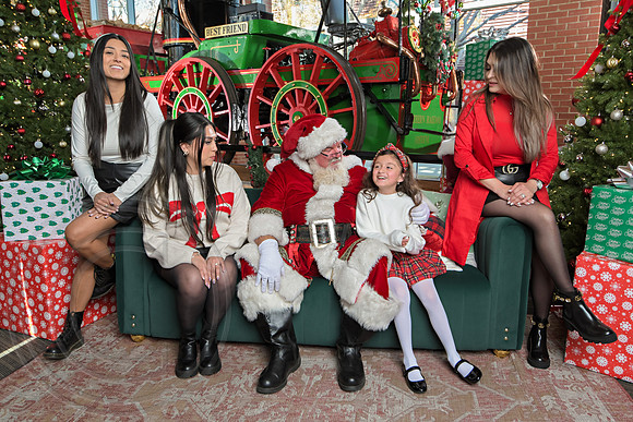 The Charleston Santa 2024-Dec14-2687
