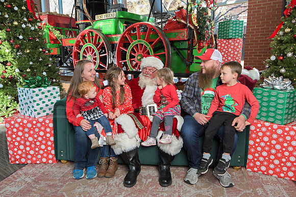 The Charleston Santa 2024-Dec14-2604
