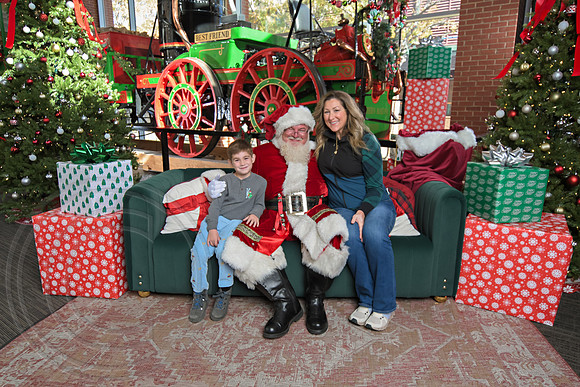 The Charleston Santa 2024-Nov30-0605
