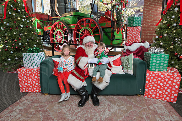 The Charleston Santa 2024-Dec7-1340