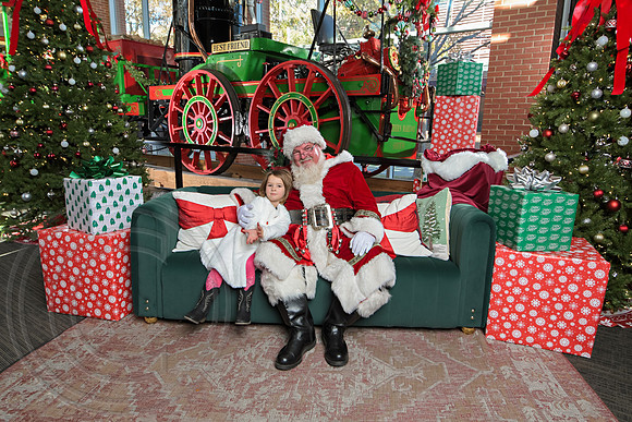 The Charleston Santa 2024-Dec7-1733
