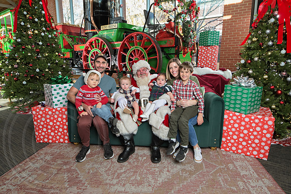 The Charleston Santa 2024-Dec14-2702