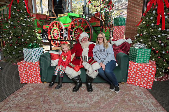 The Charleston Santa 2024-Nov30-0649