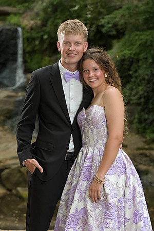 RKPhoto-2024-FallsPark-PromPics-37