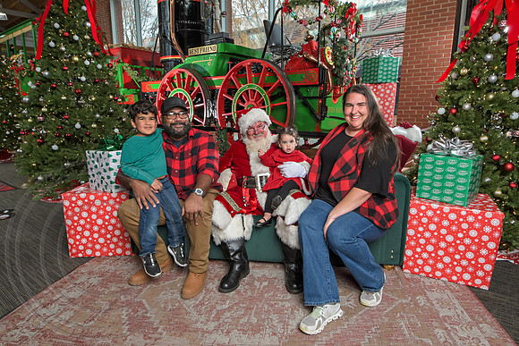 The Charleston Santa 2024-Dec14-2756