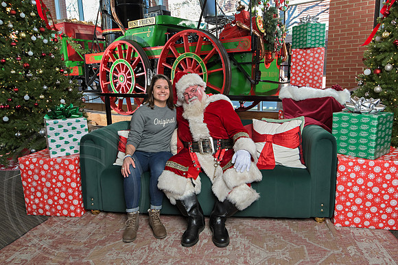 The Charleston Santa 2024-Dec22-4031