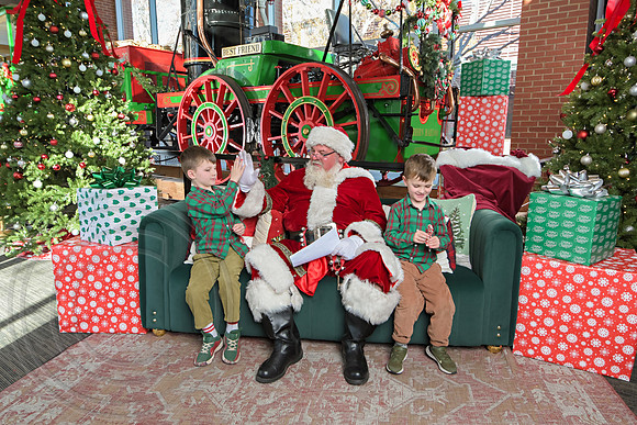 The Charleston Santa 2024-Dec14-2662