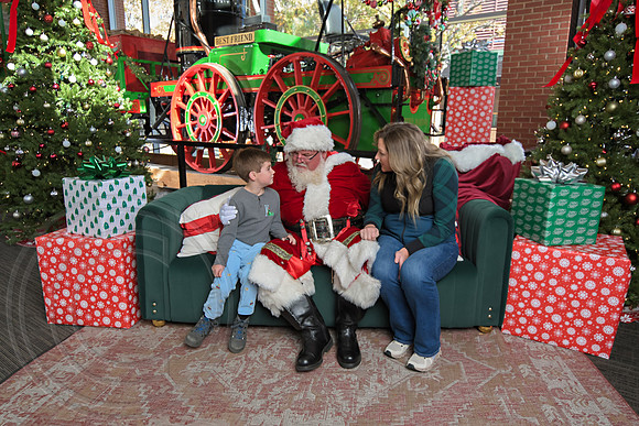 The Charleston Santa 2024-Nov30-0607