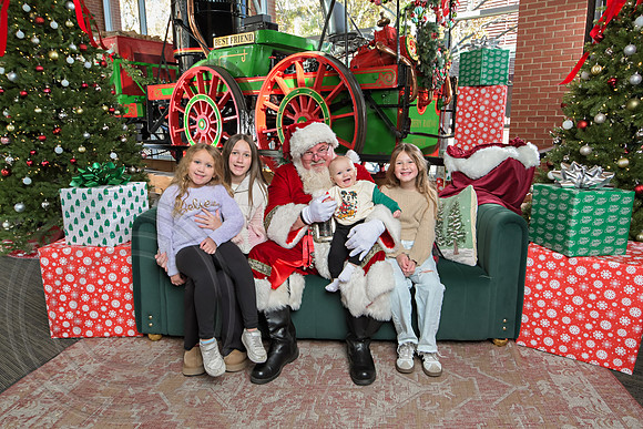 The Charleston Santa 2024-Dec7-1568