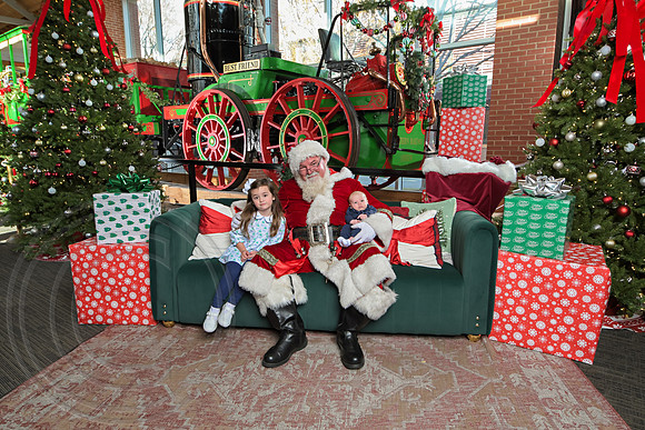 The Charleston Santa 2024-Dec15-3138