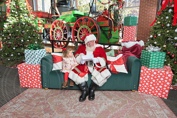 The Charleston Santa 2024-Nov30-0571